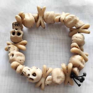 3/$20💗Good Luck Skull Bone Charm Bracelet